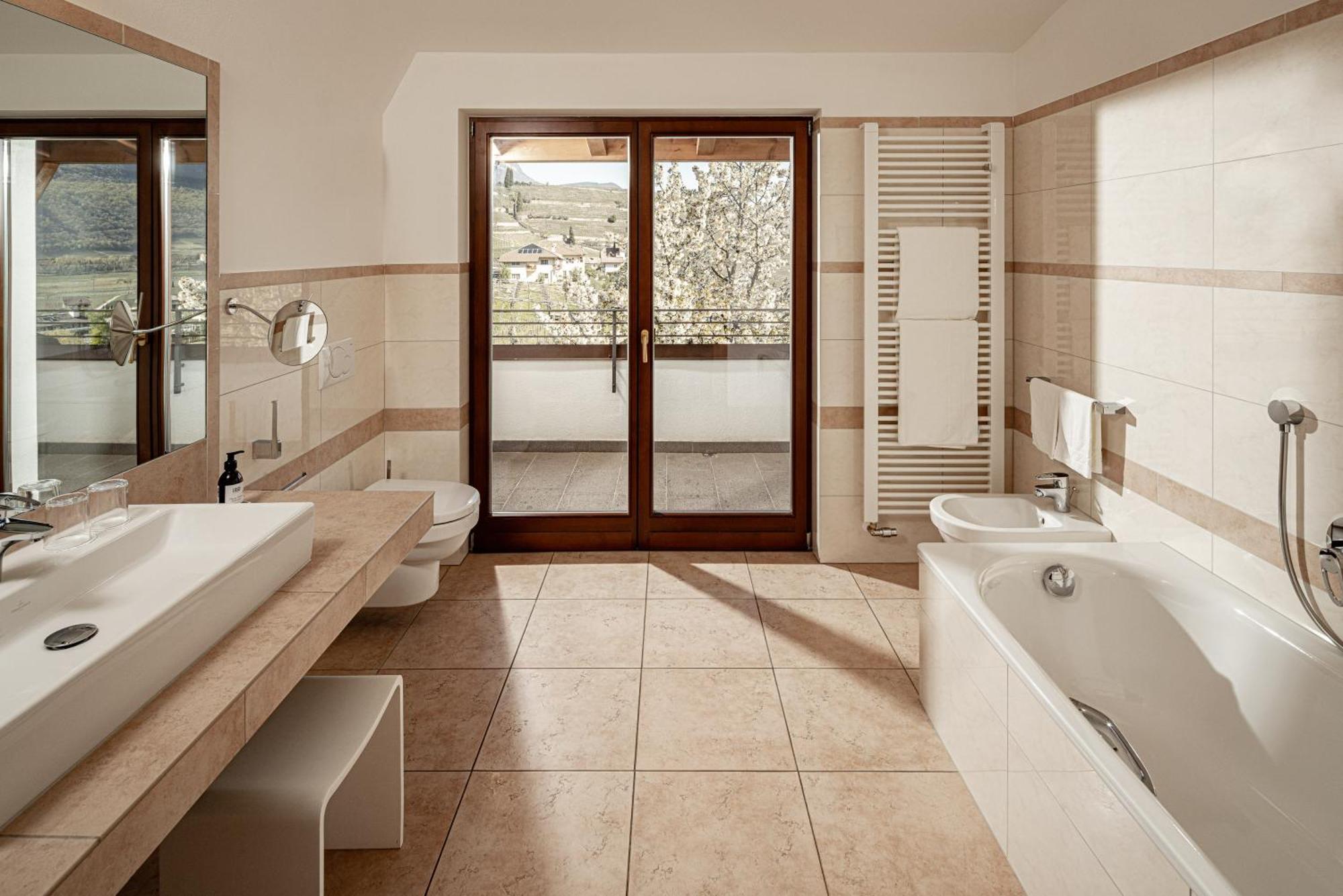 Hotel Haus Am Hang Caldaro Rum bild